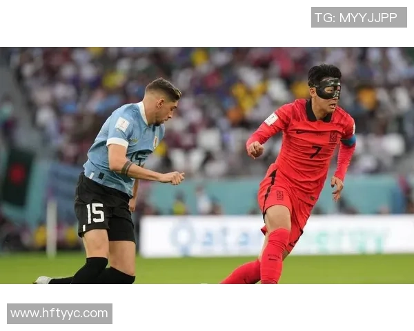 球星足球场上演扮猪扮老虎奇妙戏码 引爆全场欢笑与惊叹 球星足球场上演扮猪扮老虎奇妙戏码 引爆全场欢笑与惊叹